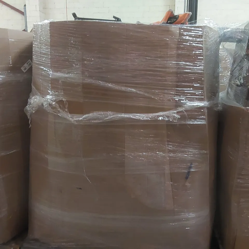 PALLET CONTAINING A VERY LARGE QUANTITY OF ASSORTED ITEMS INCLUDING: CAMPING CHAIR, BABY HIGH CHAIR, TRAVEL MUG, GARDENING PRODUCTS ECT