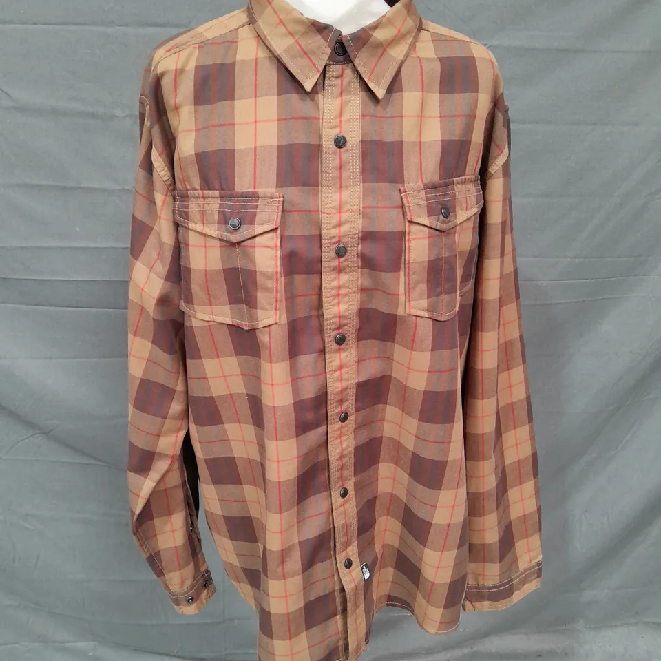 THE NORTH FACE BUTTON DOWN SHIRT IN BROWN PLAID SIZE L