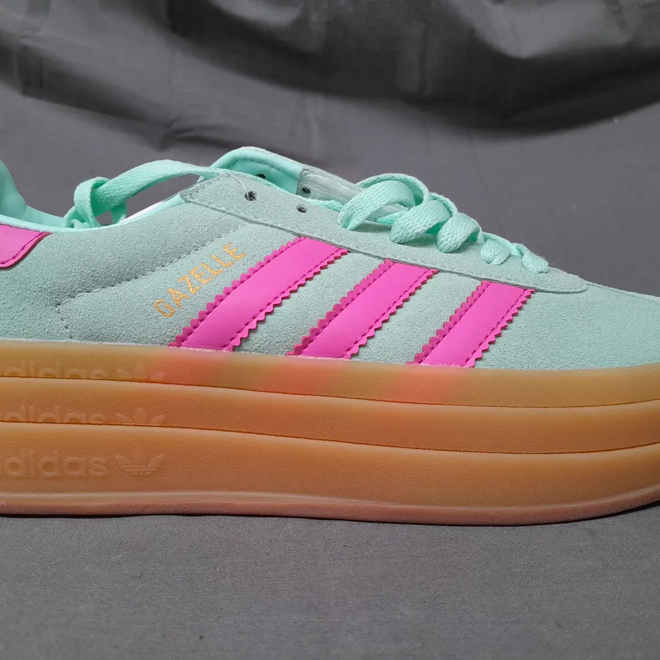 PAIR OF ADIDAS GAZELLE SHOES IN MINT GREEN/PINK UK SIZE 6.5