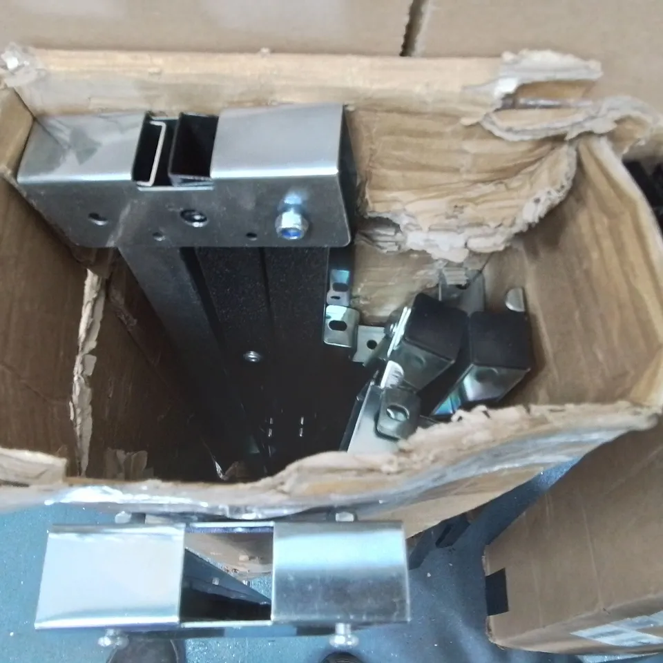 LOT OF ASSORTED METAL FOLDING FITTINGS