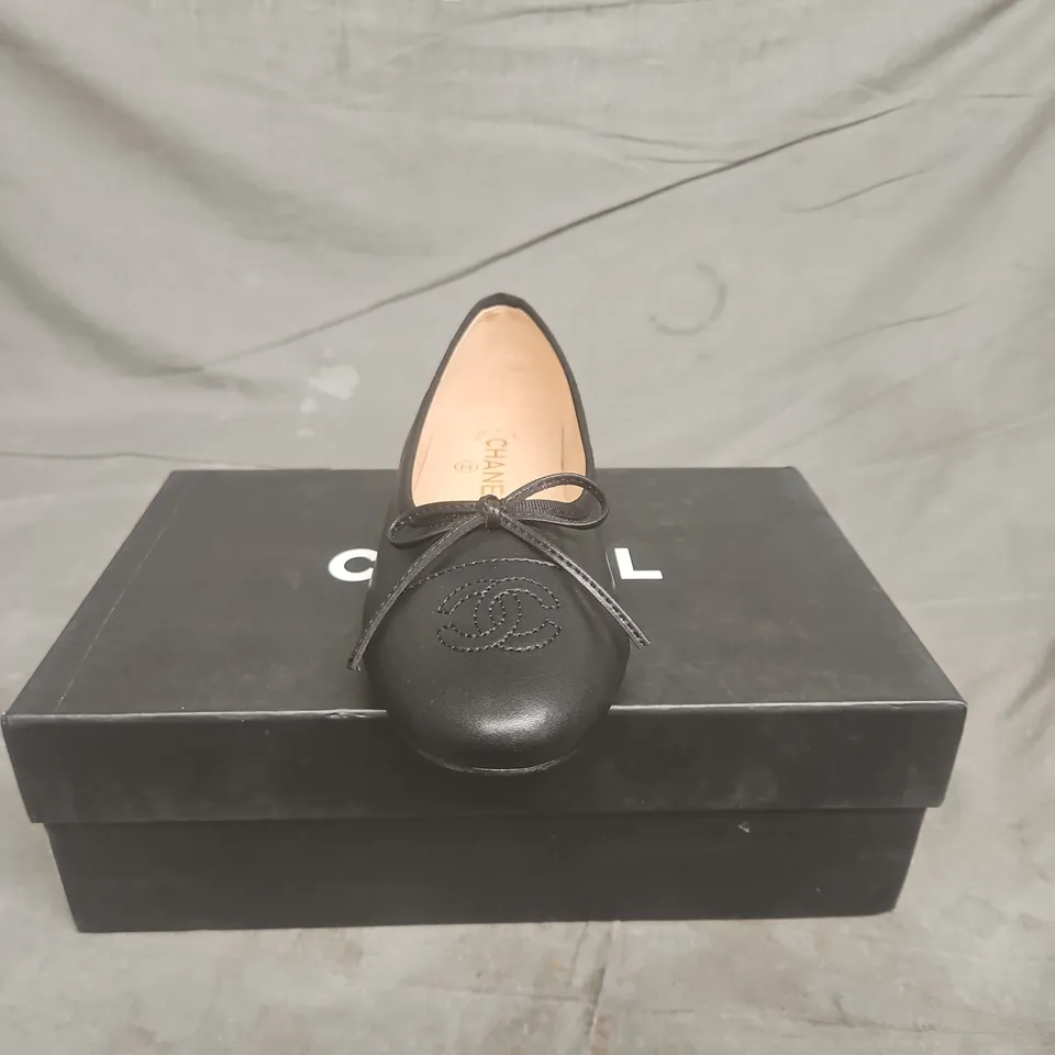 CHANEL BLACK LEATHER BALLET FLATS – UK 5.5 (EU 38)