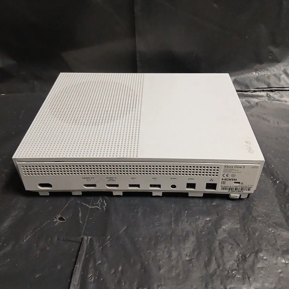XBOX ONE S CONSOLE – WHITE (DISC VERSION)
