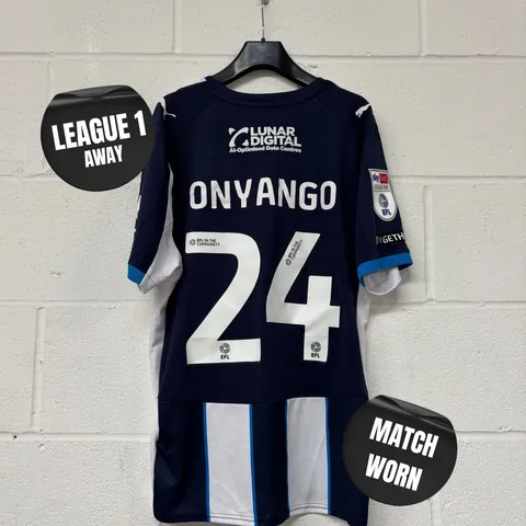 STOCKPORT COUNTY F.C LEAGUE ONE MATCH WORN AWAY SHIRT IN BLUE/WHITE - EU L / TYLER ONYANGO #24