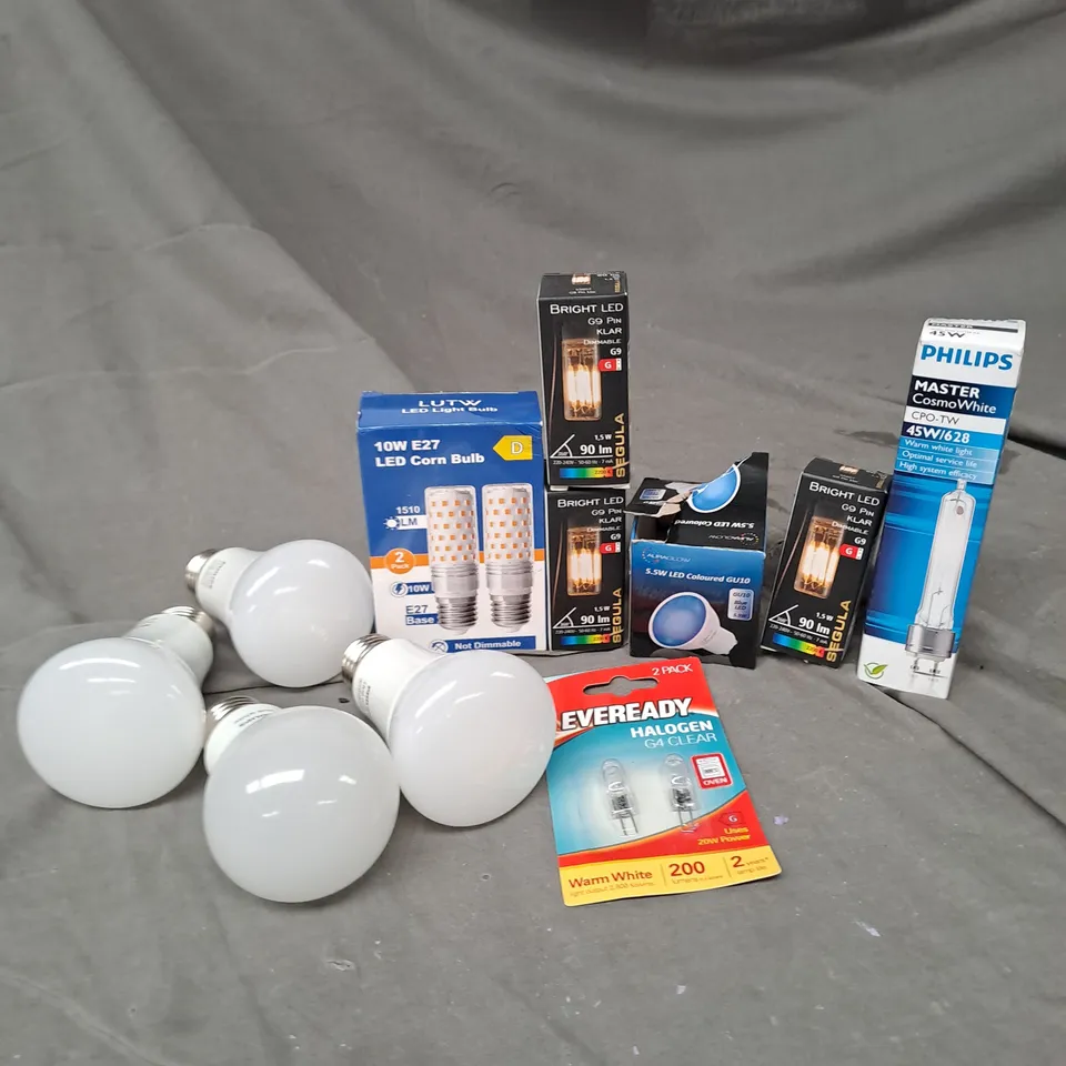 APPROXIMATELY 10 ASSORTED LIGHT BULBS TO INCLUDE PHILIPS AND EVEREADY