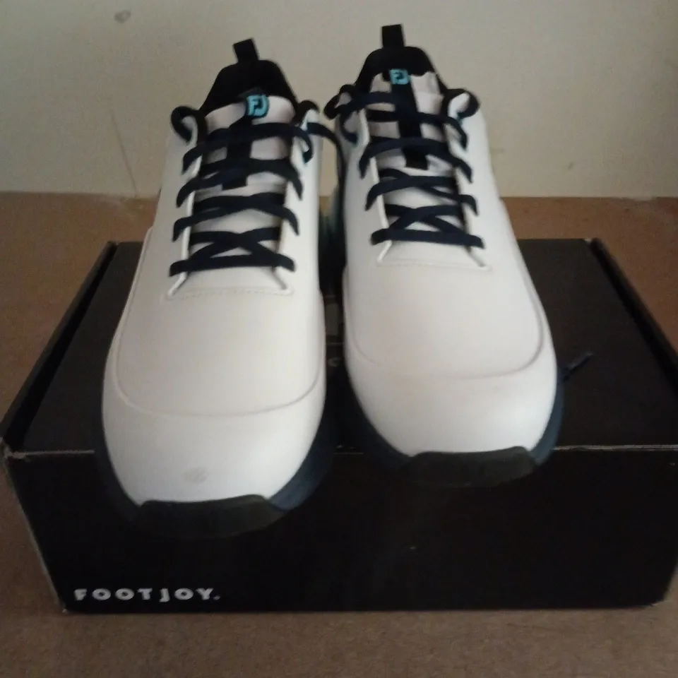 BOXED PAIR OF FOOTJOY TOUR RIVAL SHOES IN WHITE/BLUE - UK 9
