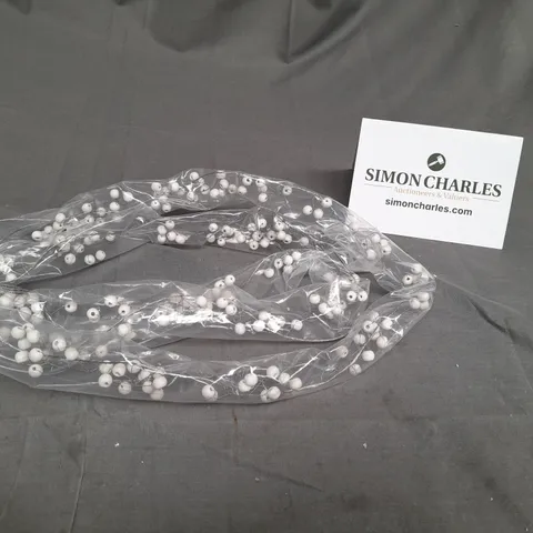 BOXED UNBRANDED WHITE BERRY CHRISTMAS GARLAND