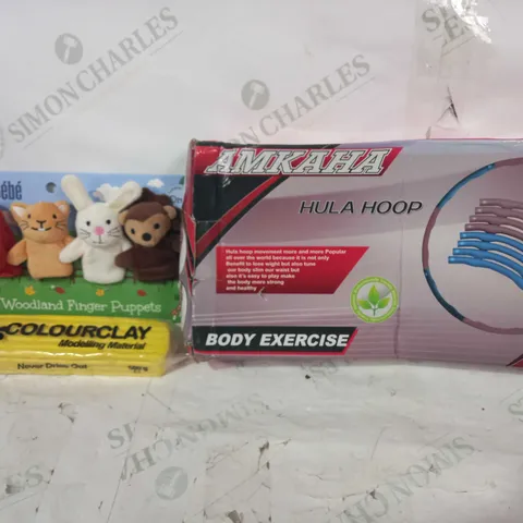 BOX OF APPROXIAMTELY 20 ASSORTED TOYS AND GAMES TO INCLUDE AMKAHA HULA HOOP, JOJO MAMAN BΓBΓ WOODLAND FINGER PUPPETS, COLOURCLAY MODELLING MATERIAL, ETC
