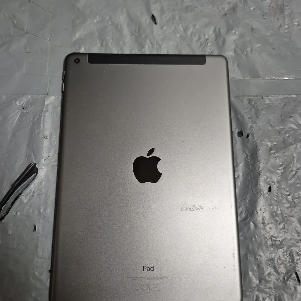 APPLE IPAD 9TH GEN TABLET IN SILVER