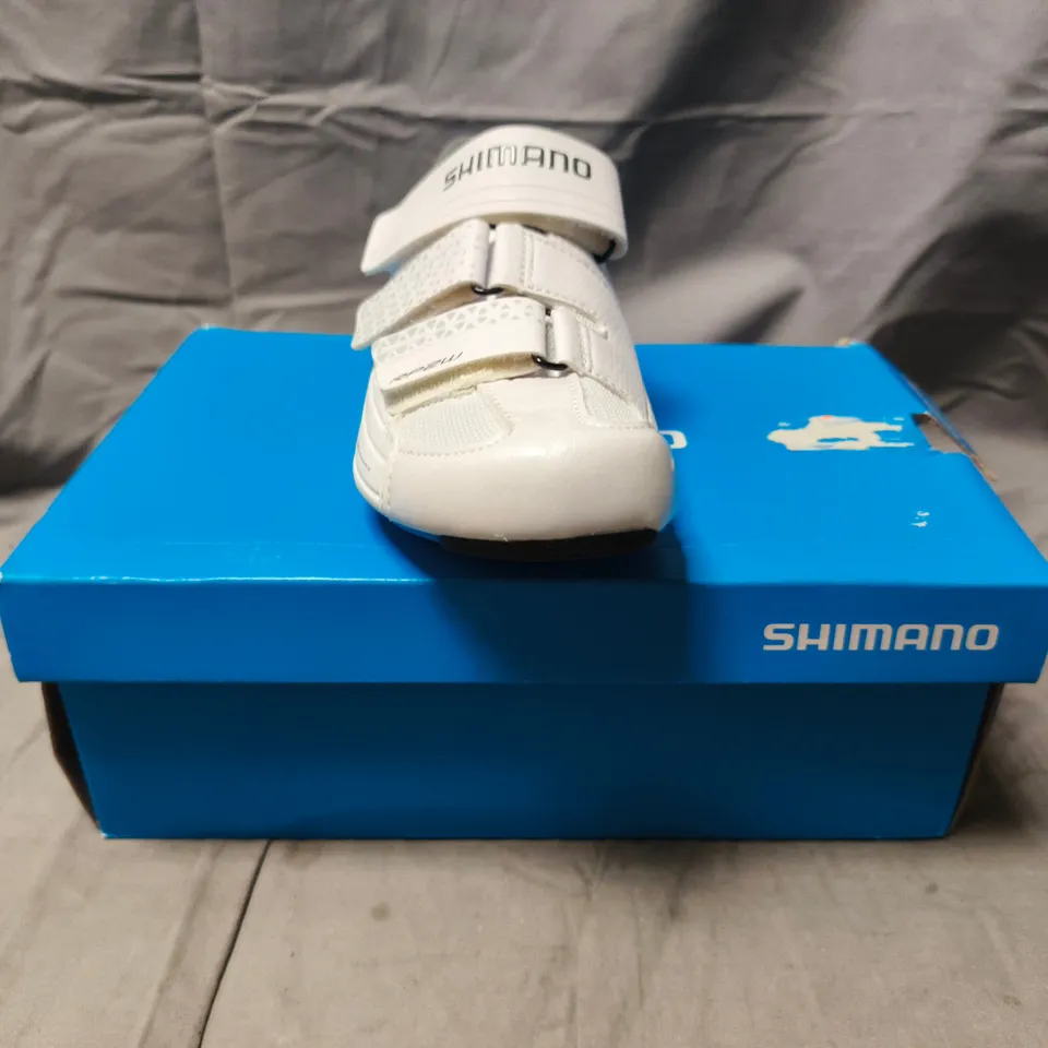 BOXED PAIR OF SHIMANO CYCLING SHOES IN WHITE SIZE EU 37
