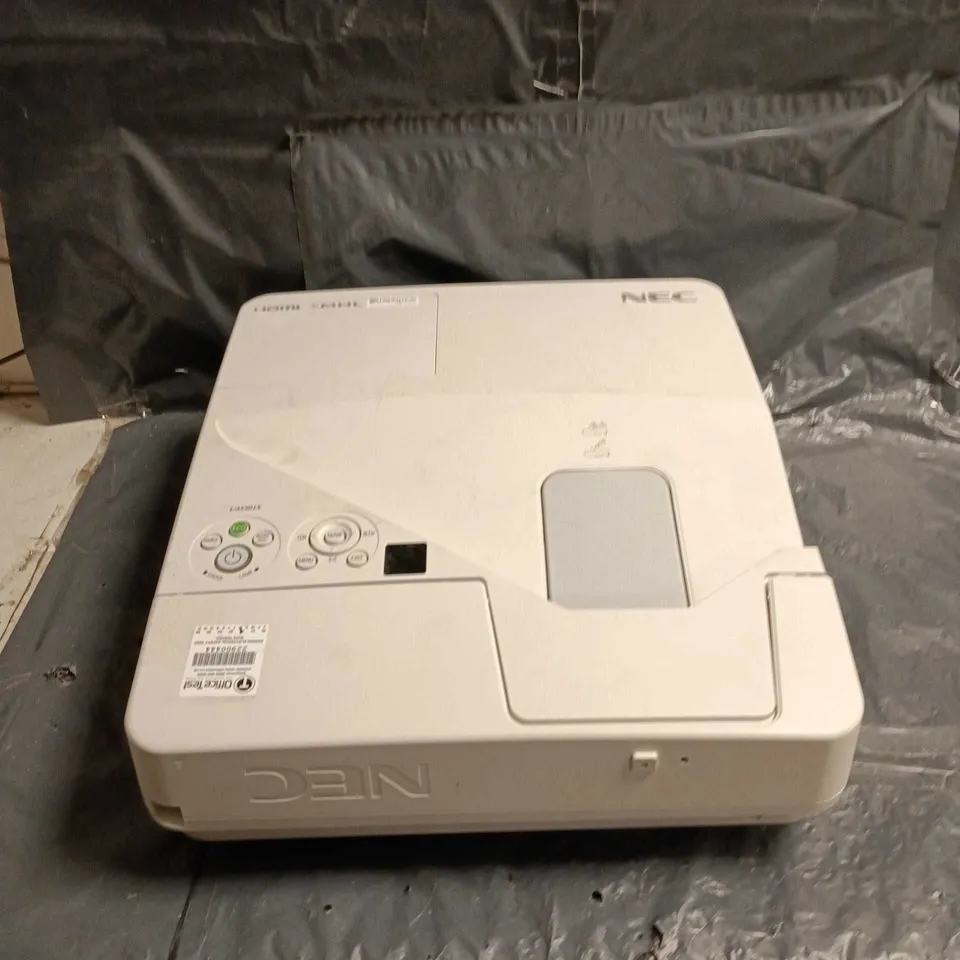 NEC PROJECTOR – WHITE