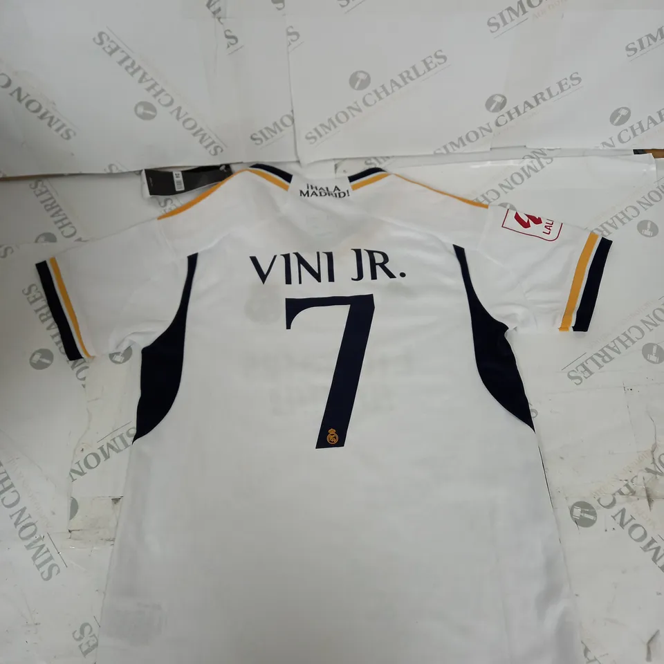 KIDS REAL MADRID HOME SHIRT AND SHORTS WITH VINI JR. ON THE BACK SIZE 24