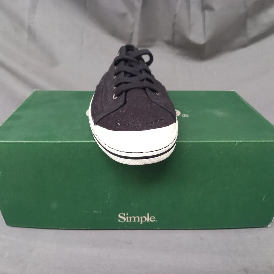 BOXED PAIR OF SIMPLE SATIRE CANVAS SNEAKERS IN BLACK SIZE 4