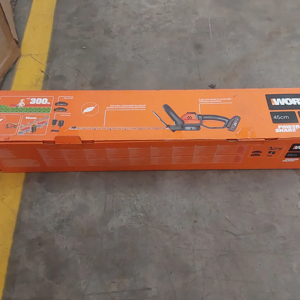 BOXED WORX - WG261E.1 20V CORDLESS LAWNMOWER RRP £109.99