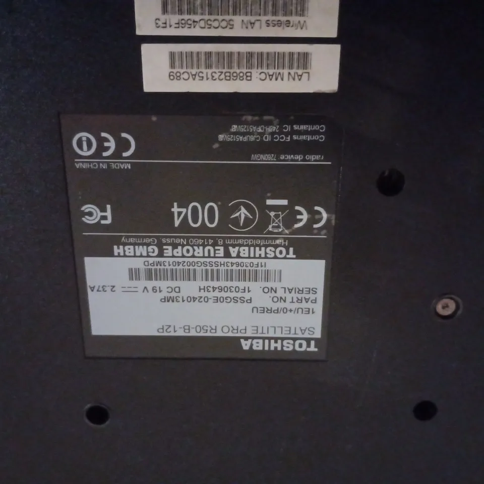 TOSHIBA SATELLITE PRO R50-B-12P LAPTOP