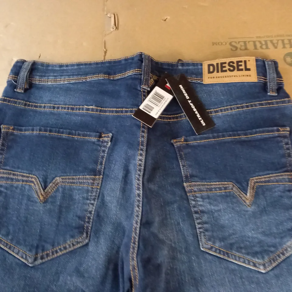 DIESEL WAYKEE SLIM FIT JEANS - W34 L32