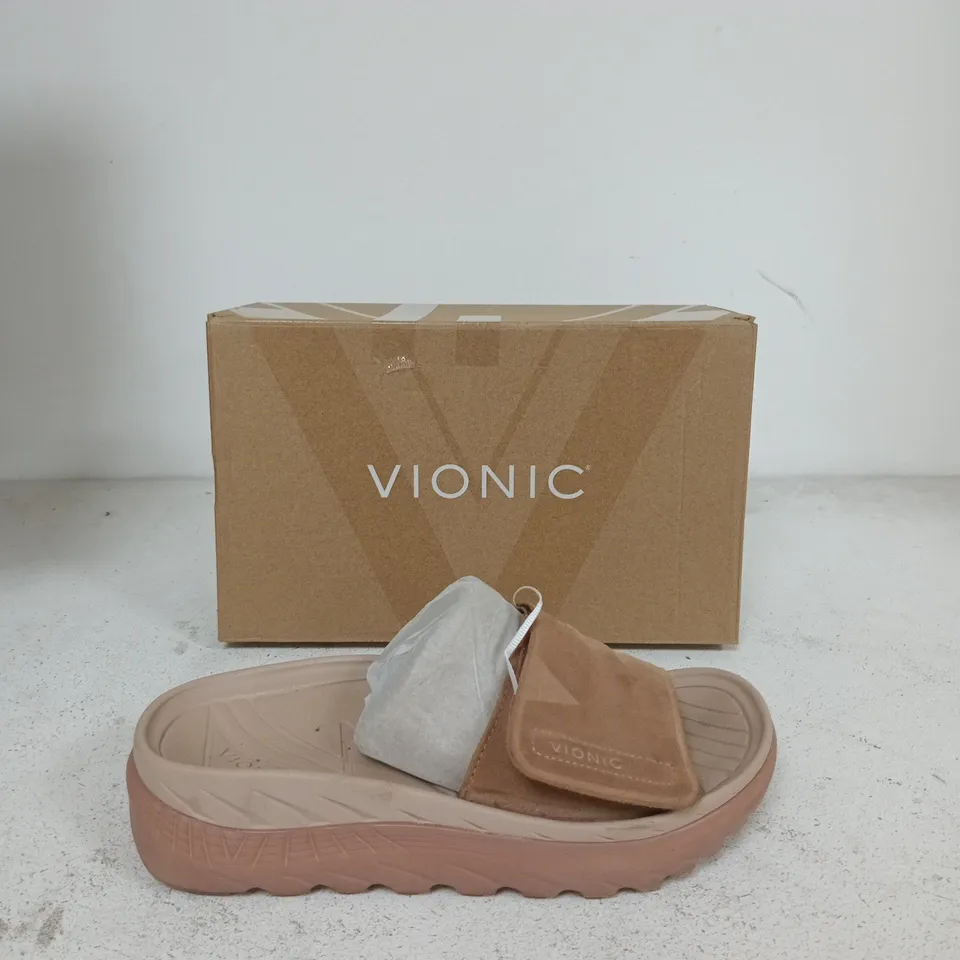 VIONIC WOMEN'S TAN SLIP-ON SANDAL – BOXED SIZE 7