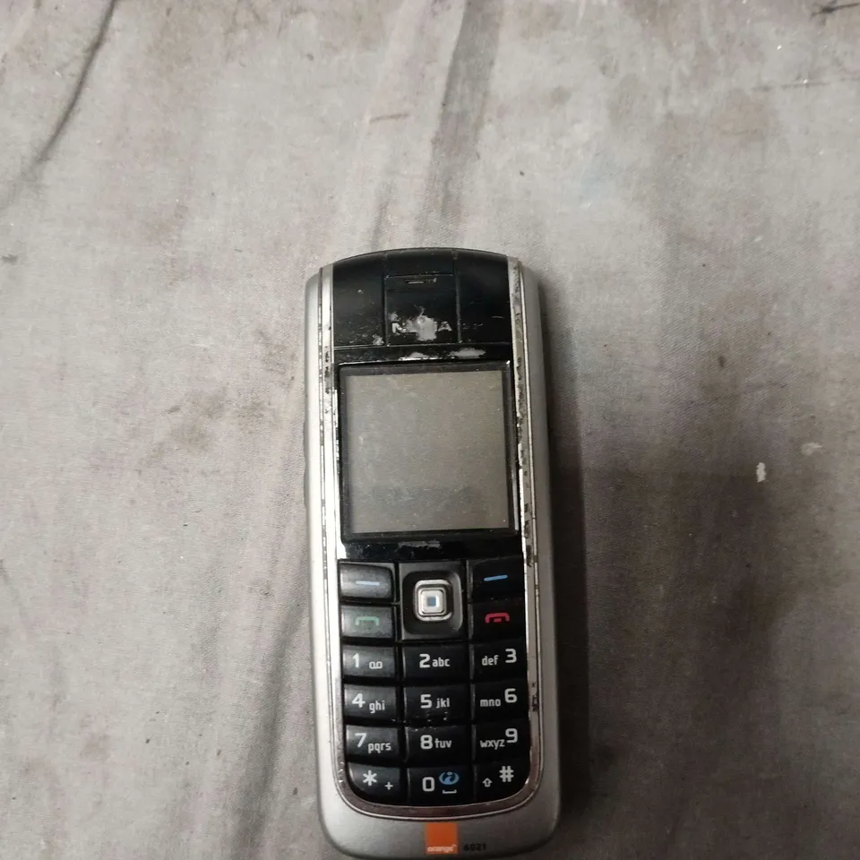 NOKIA FEATURE PHONE – BLACK, 