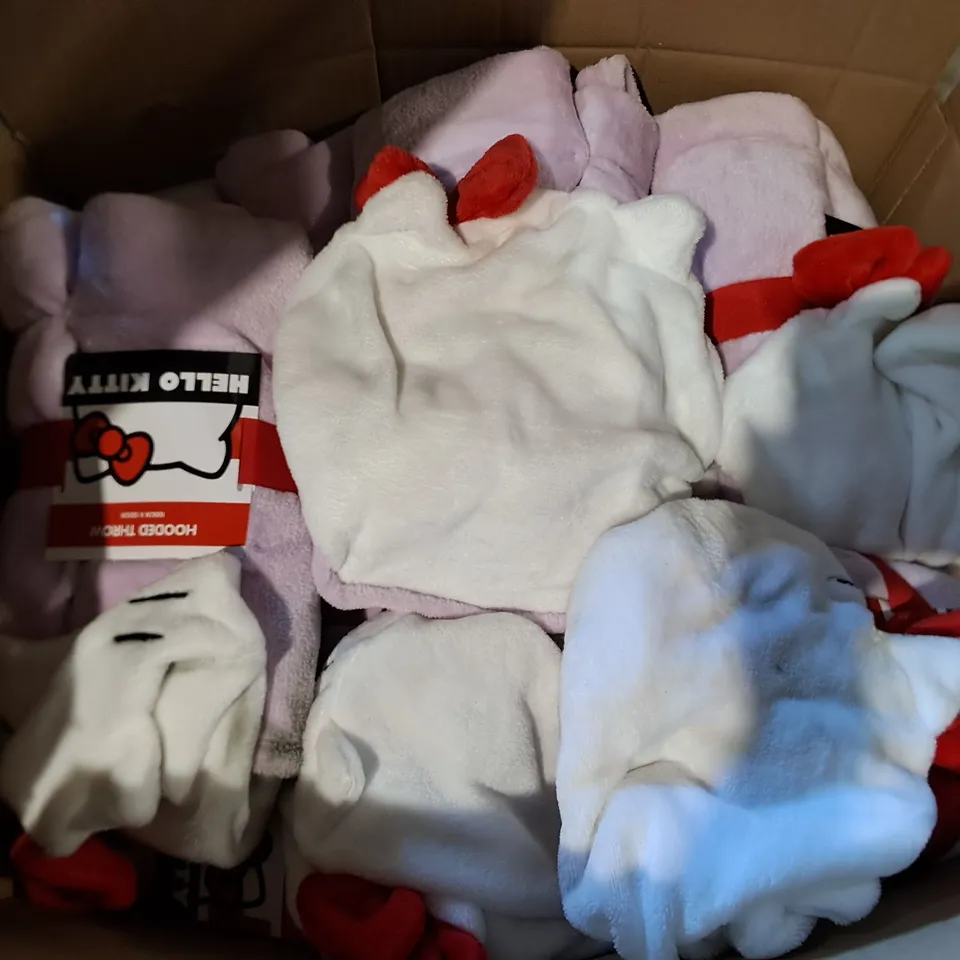 LOT OF APPROXIMATELY 20 HELLO KITTY HOODED THROWS