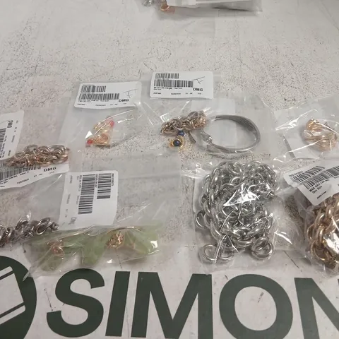 APPROXIMATELY 10 ITEMS OF ASSORTED MALIKA JEWELLERY TO INCLUDE; LINK NECKLACE, TWISTED HOOPS EARRINGS AND FLOWER EARRINGS