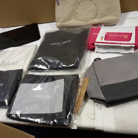 LOT OF APPROX 8 ASSORTED WASH BAGS TO INCLUDE: GIORGIO ARMANI, DIOR, CHLOE