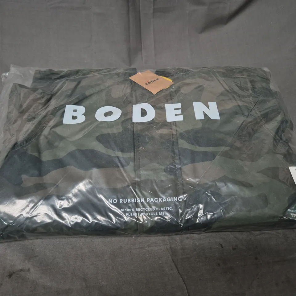 MINI BODEN CAMOUFLAGE COAT SIZE 10-11 YEARS