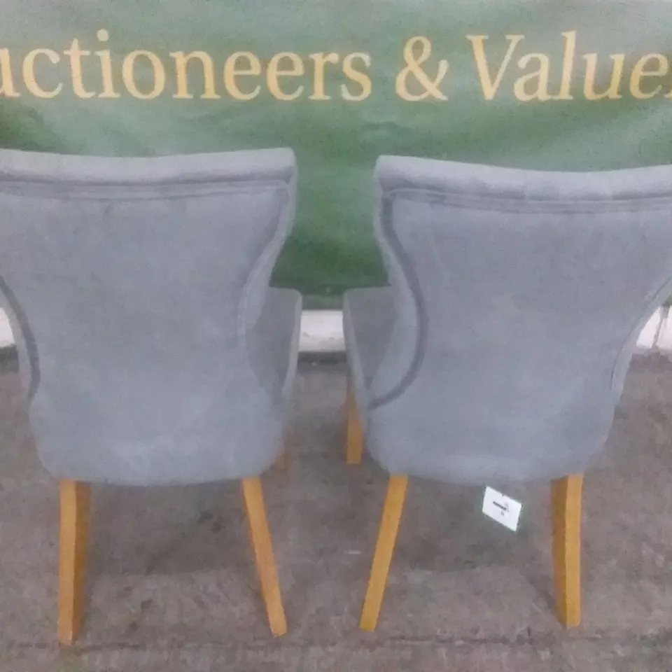 SET OF 2 GREY VELVET BACK BUTTON DINING CHAIRS (OAK LEG)