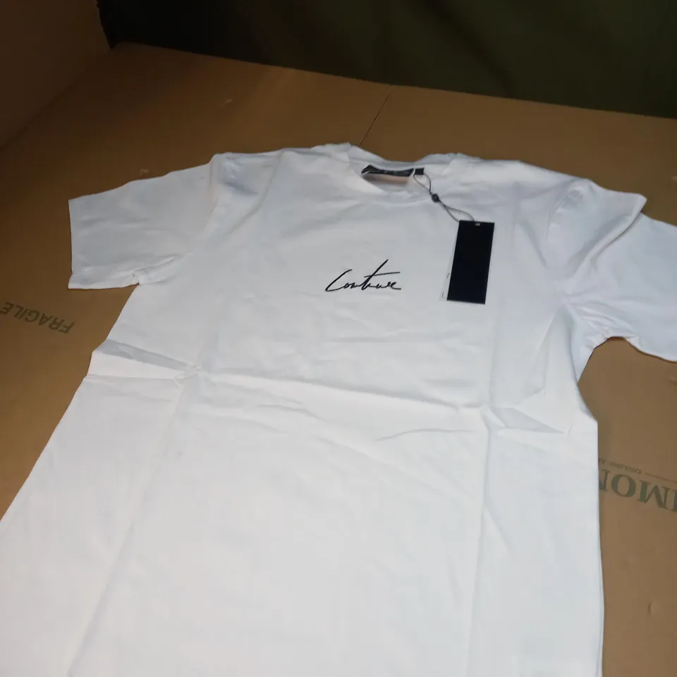 ESSENTIALS SIGNATURE SLIM FIT T-SHIRT IN WHITE SIZE M