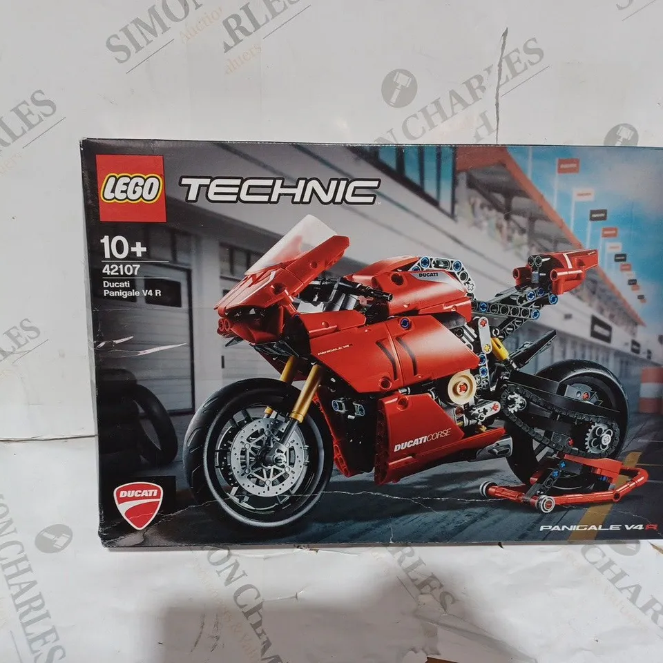 LEGO TECHNIC DUCATI PANIGALE V4 R 42107 10 YEARS
