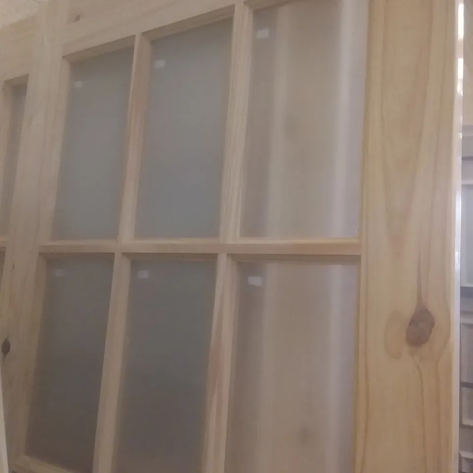 GEOM 15 LITE KNOTTY PINE GLAZED INTERNAL DOOR 1981X762X35