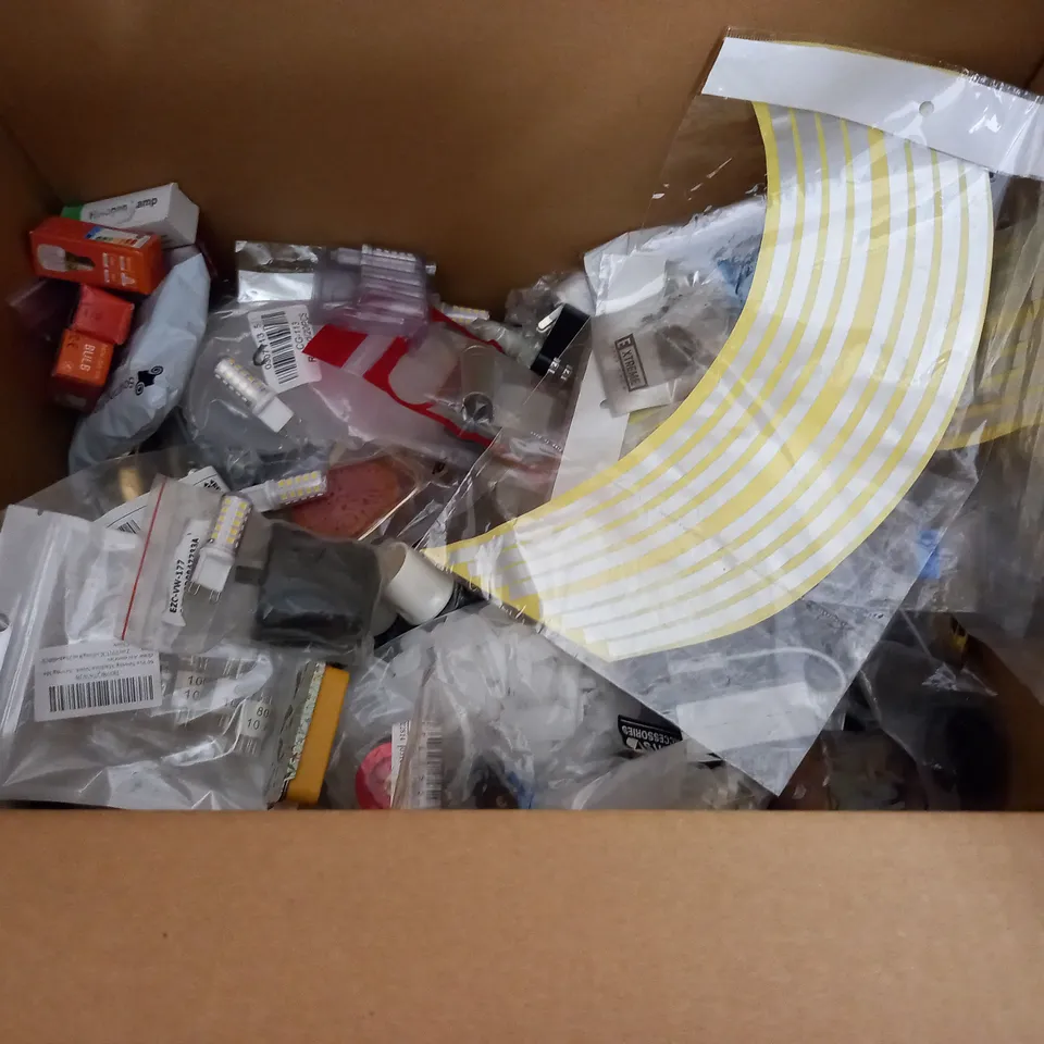 LARGE QUANTITY OF ASSORTED HOUSEHOLD ITEMS