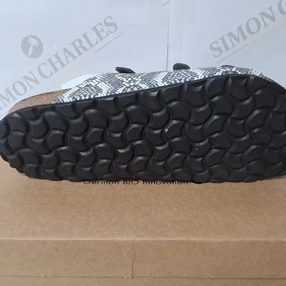 BONOVA BOXED ALIGATOR SKIN EFFECT OPEN SANDAL 