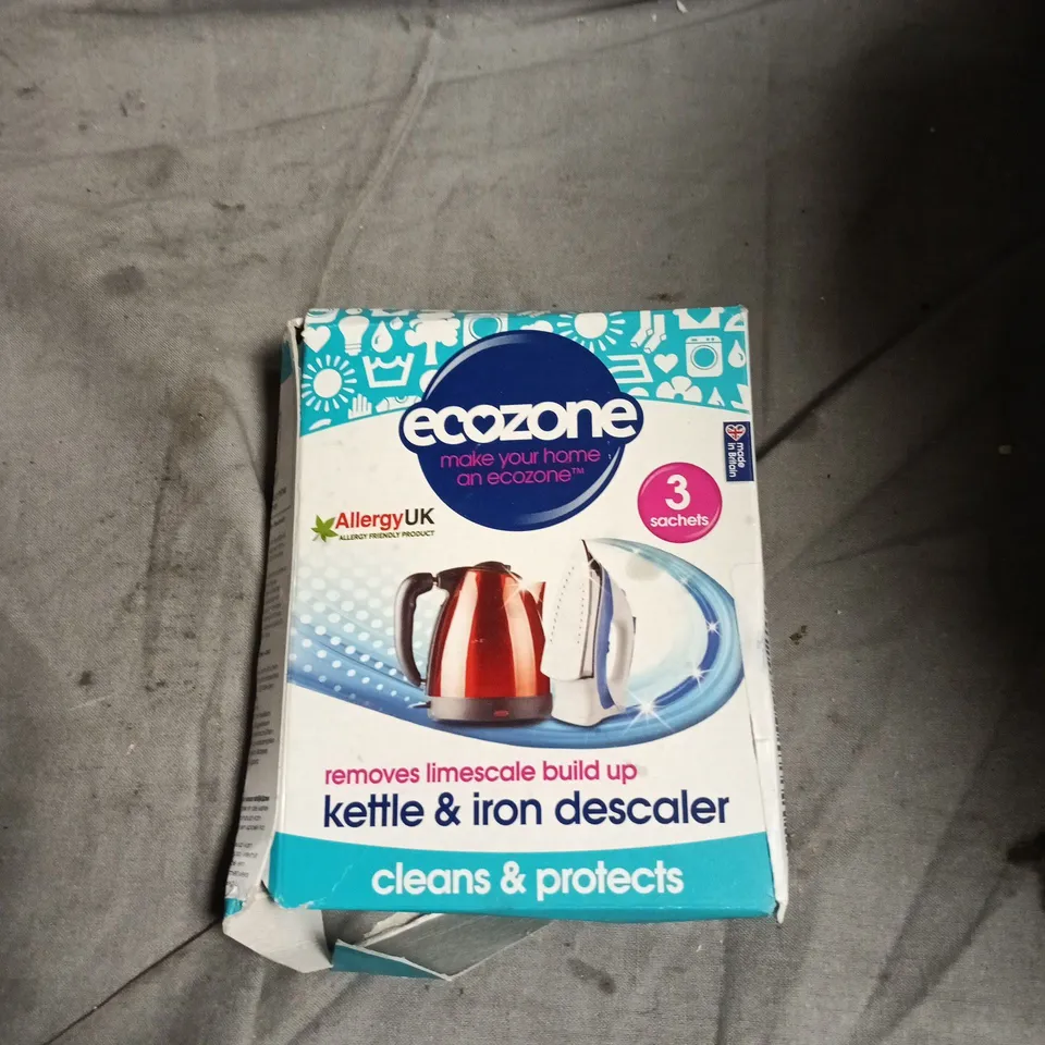 BOX OF APPROXIMATELY 20 ASSORTED ITEMS INCLUDING SWAN FILTER TIPS , INCONTINENCE PADS AND KETTLE & IRON DESCALER 