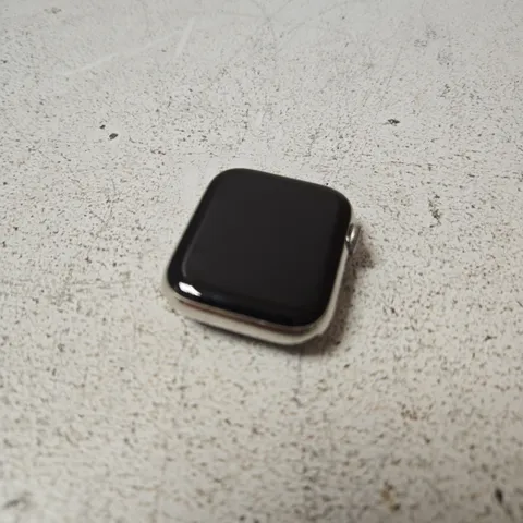 APPLE WATCH SERIES 6 A2376