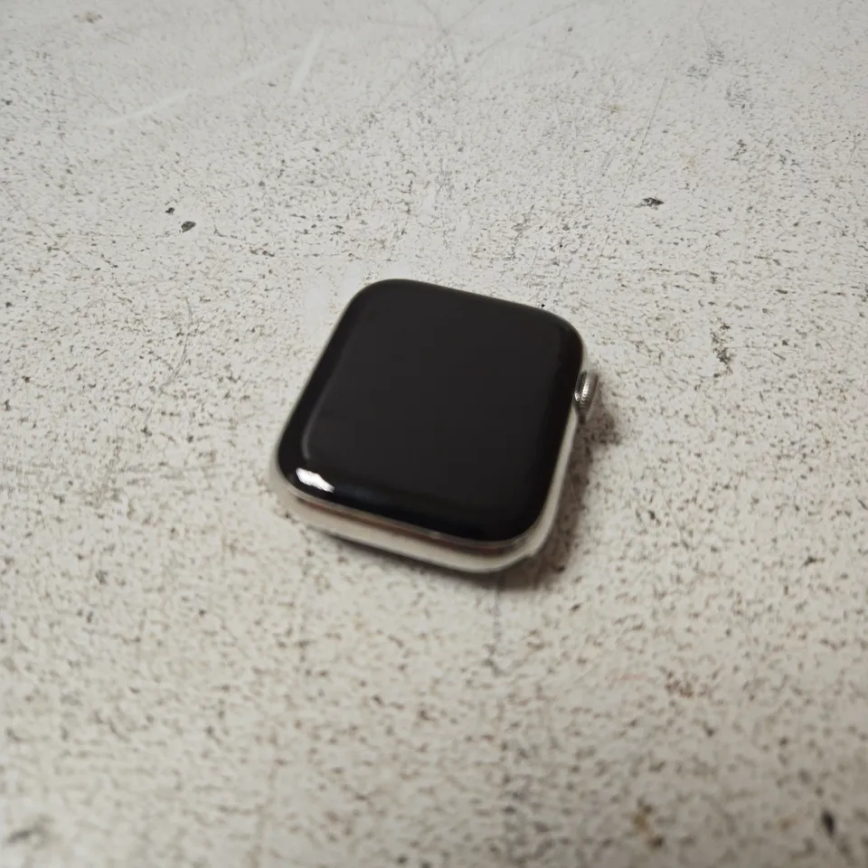 APPLE WATCH SERIES 6 A2376