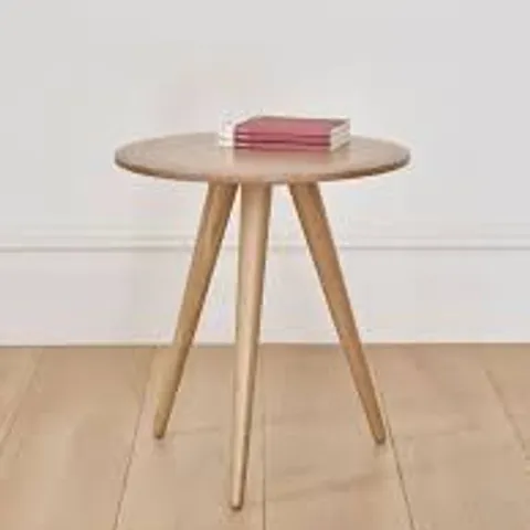 BOXED JASPER CONRAN BRAY SIDE TABLE - OAK (1 BOX)