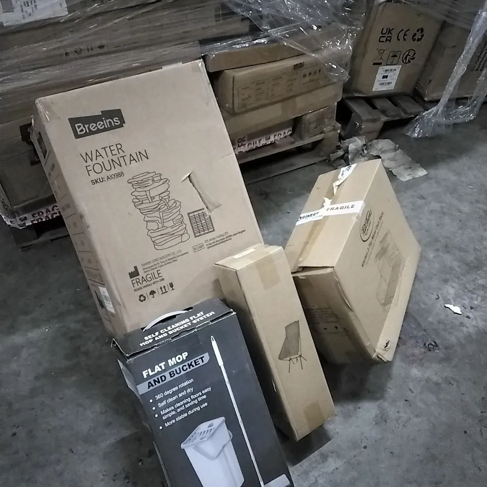 PALLET OF HOUSEHOLD ITEMS TO INCLUDE FLAT MOP AND BUCKET, METAL DISH RACK,  CAMPING CHAIR,  WATER FOUNTAIN AND OTHER ASSORTED ITEMS...