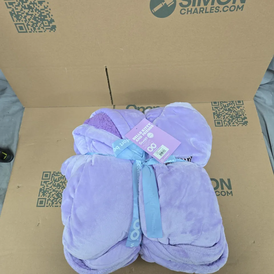 SANRIO KUROMI SHERPA DRESSING GOWN – HELLO KITTY & FRIENDS LICENSED, S/M