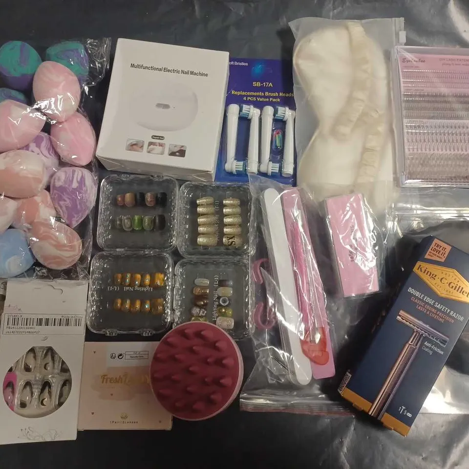 LOT OF APPROXIMATELY 25 ASSORTED HEALTH & BEAUTY ACCESSORIES