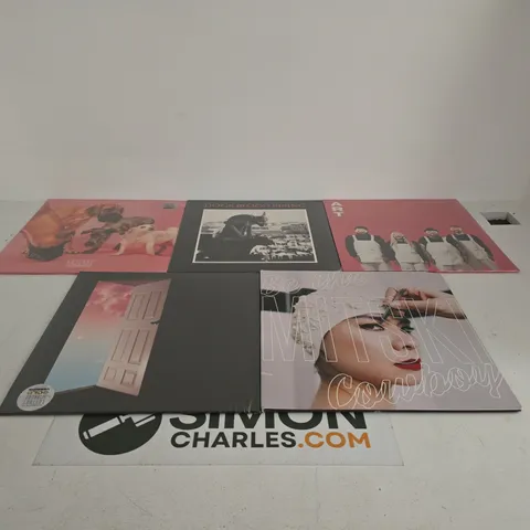 TOTE OF APPROXIMATELY 15 ASSORTED VINYLS TO INCLUDE ART, DOGS BLOOD RISING, LOTTERY WINNERS ETC