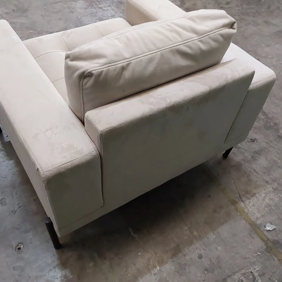 DESIGNER SNUGGLER CHAIR IN NATURAL FABRIC