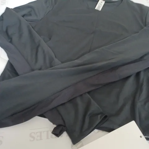 LULULEMON BLACK TOP - SIZE LARGE