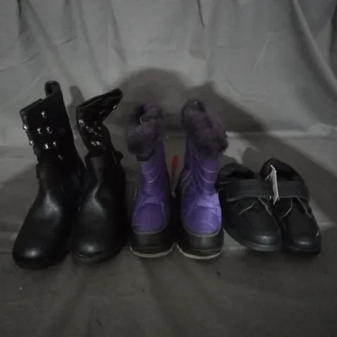 APPROXIMATELY 10 PAIRS OF ASSORTED KIDS SHOES IN VARIOUS STYLES AND SIZES