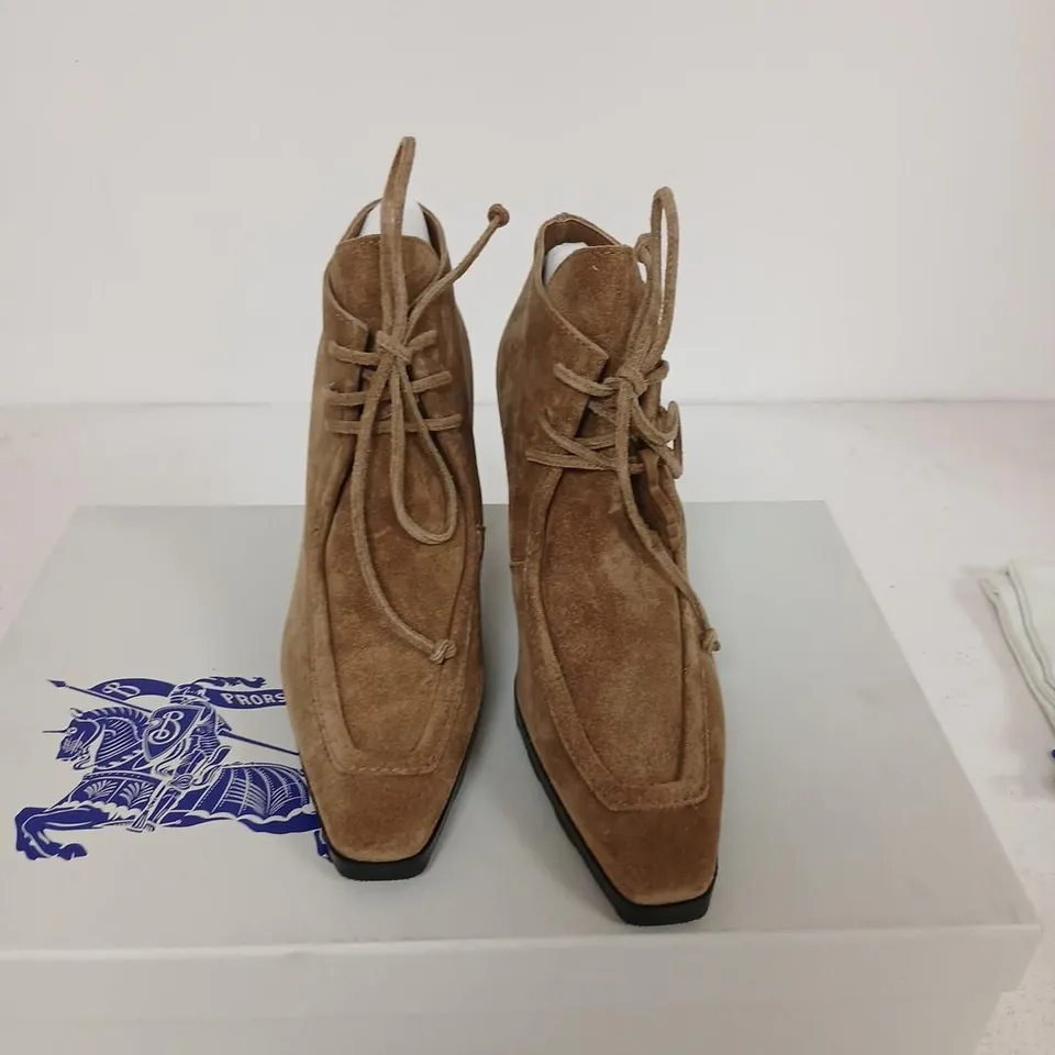 BURBERRY SUEDE ANKLE BOOTS – BROWN, UK 6 (EU 39)