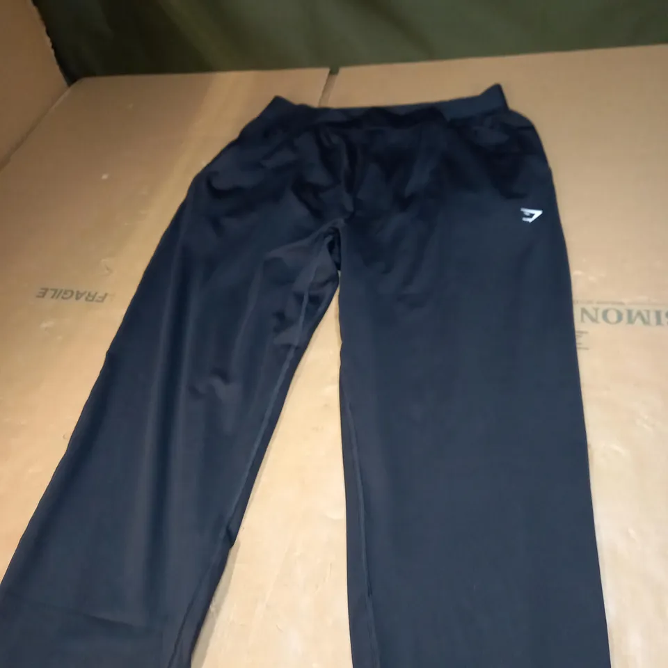 GYMSHARK JOGGERS IN BLACK SIZE M