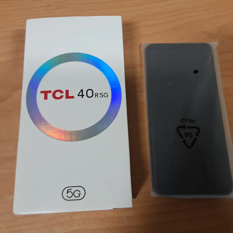 BOXED TCL 40 R5G IN STARLIGHT BLACK - T771K