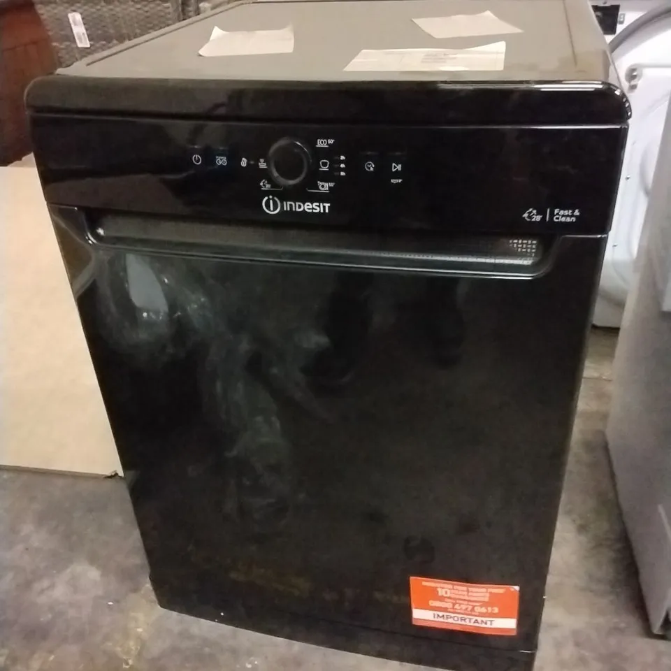 INDESIT PUSH&GO FULL SIZE FREESTANDING DISHWASHER - BLACK - 14 PLACE SETTINGS - E RATED - D2F HK26 B UK