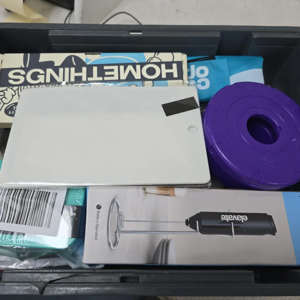 APPROXIMATELY 12 ASSORTED HOUSEHOLD ITEMS TO INCLUDE ELEVATE HIGH SPEED MILK FROTHER, BINOCULARS, GOOSENECK PHONE HOLDER, ETC