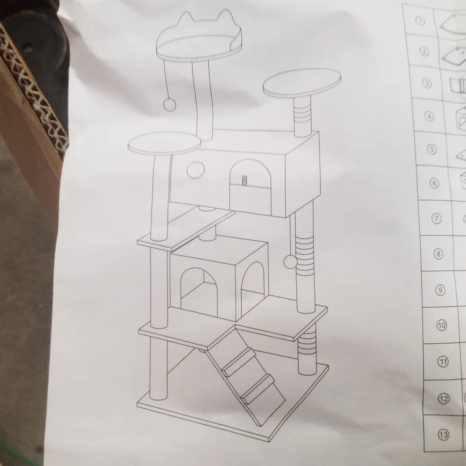 BOXED CAT PLAY/SCRATCHING TREE