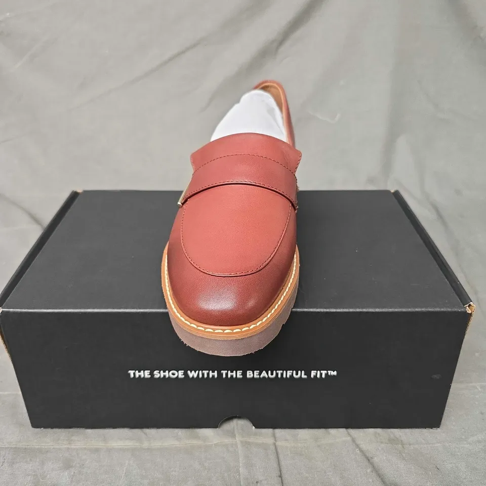 BOXED PAIR OF NATURALIZER SLIP ON SHOES IN BROWN - 7