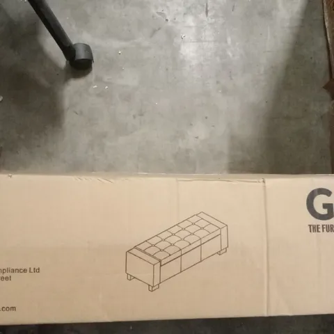 BOXED VERONA OTTOMAN STORAGE BENCH (1 BOX)